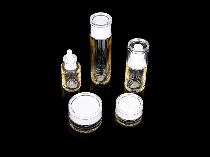 What are the benefits of using airless bottles?